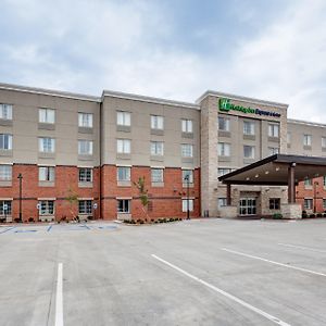 Holiday Inn Express & Suites Manhattan By Ihg